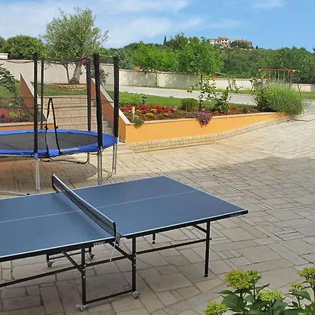 Appealing Mobile In With Garden Дом отдыха *